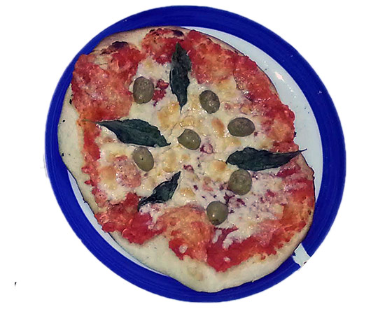 פיצה מרגריטה בטאבון